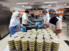 Distribution of Iftar Meal Packages by Iranian Hospital Dubai under the Directive of Dr. Taher Doroudi in Honor of the UAE’s Noble Ramadan Tradition