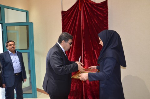 In the presence of "Deputy Minister" of the Ministry of Health and Medical Education, Dr. Ziaee unveiled the memorial plaque of "Iranian hospital Conventional Center"