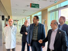 Visit of Dr. Ebrahim Sheikh, Deputy Minister of Industry, Mine and Trade of the Islamic Republic of Iran, Along with the Consul General of Iran in Dubai and Accompanying Delegation to the Iranian Hospital Dubai